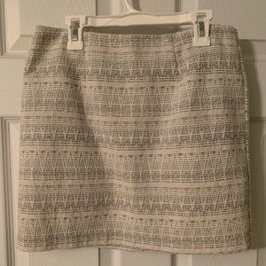 White patterned mini skirt